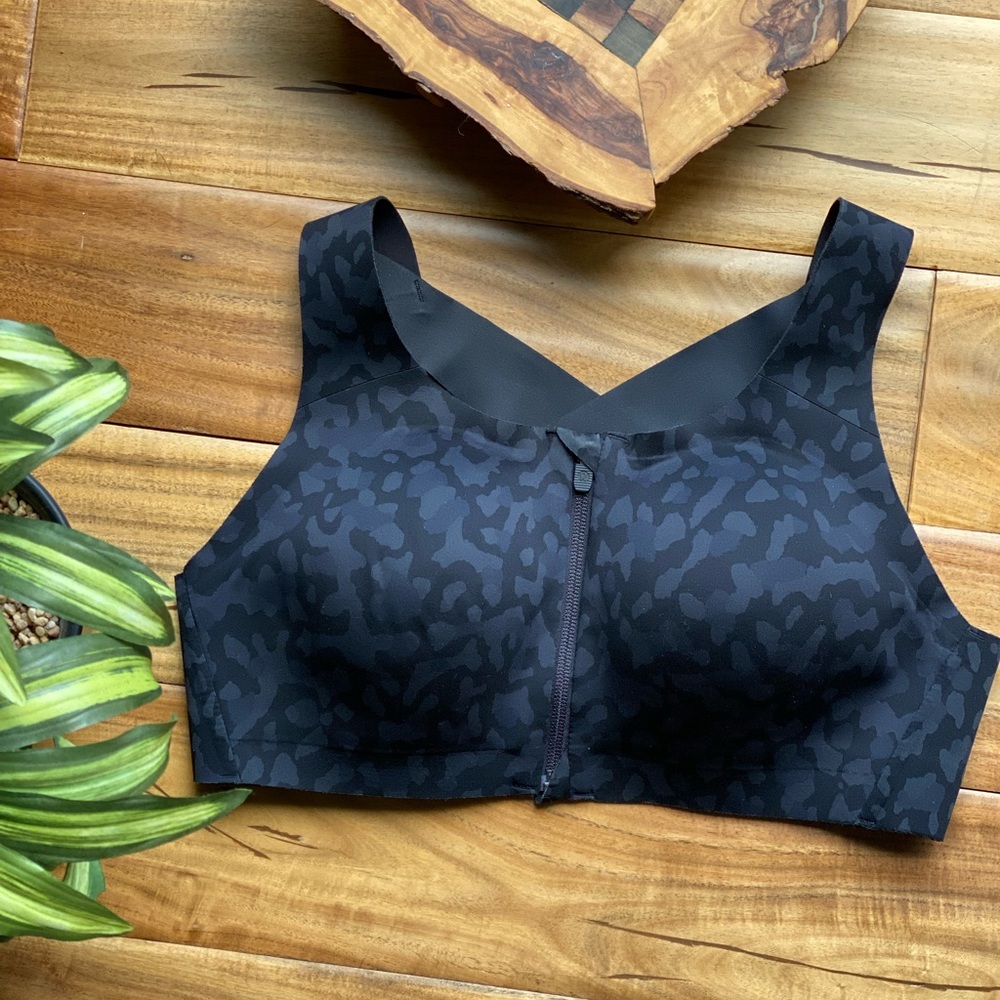 Lululemon Enlite Front Zip Bra Top